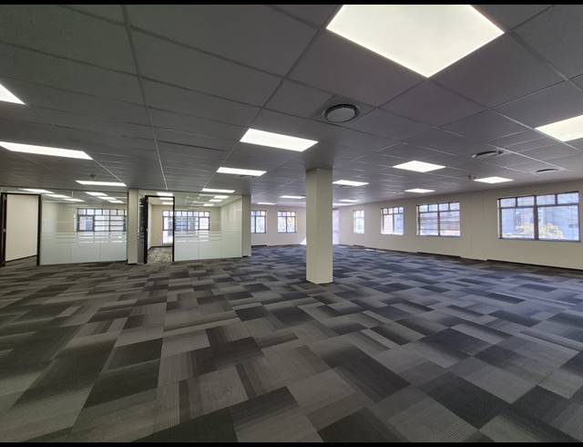 1,012M² OFFICE TO LET IN ILLOVO